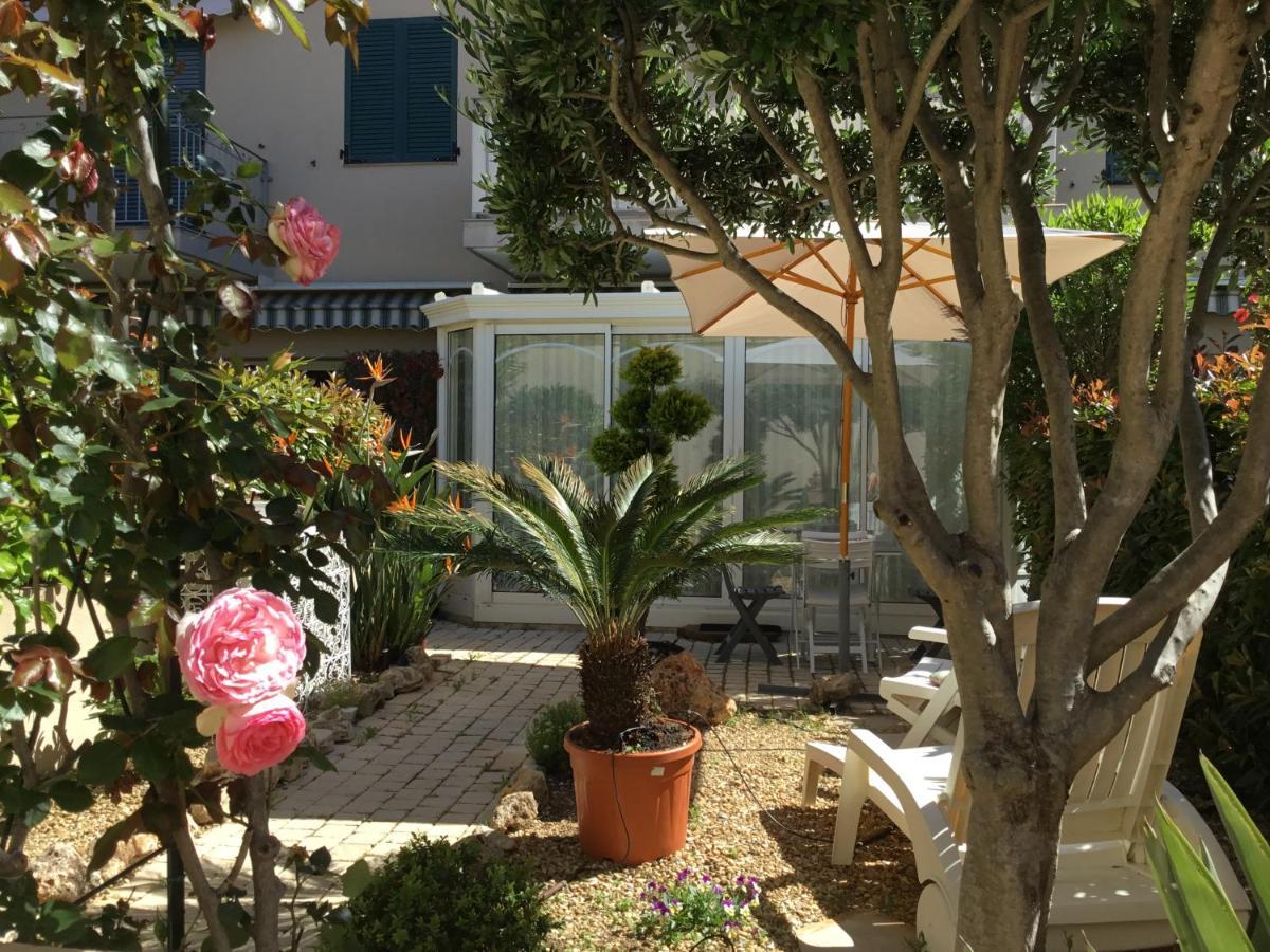 Mistral Gagnant Appartement Fréjus Buitenkant foto